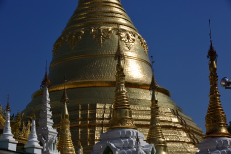 das gesamte Gold der Swedagon Pagoda wird auf 60 Tonnen geschätzt