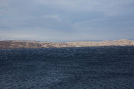 stürmischer Wind treibt uns weiter in eine geschütze Bucht