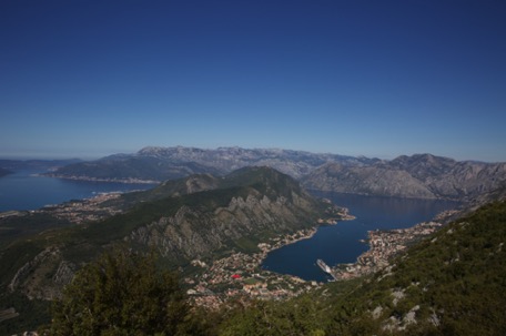 Montenegro, die Kotor-Bucht lassen wir links liegen und fahren weiter ...
