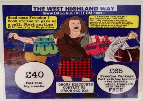 Der West Highland Way leads among the Loch Lomond