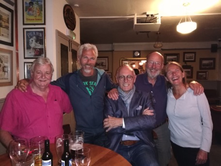 ... treffen wir Familie und Freunde ... treffen wir Familie und Freunde