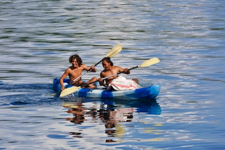 ... the boys from Dive Bluemotion clean the bay ...