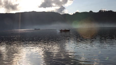 morgens fahren wir wieder raus zum Tauchen morgens fahren wir wieder raus zum Tauchen