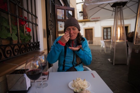 in Ronda geniessen wir Tapas und Wein