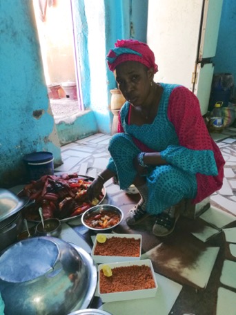 wir gönnen uns ein Mittagessen bei der Senegalesin