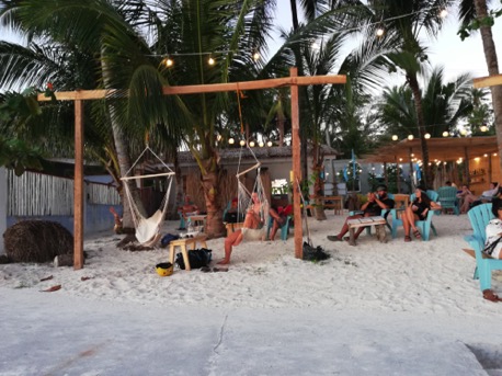 die einzige Beach-Bar in San Juan ... die einzige Beach-Bar in San Juan ...