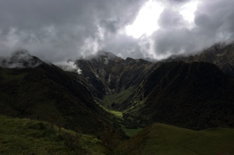 für uns ist es Zeit, die Berge hinter uns zu lassen ...