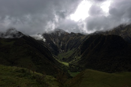 für uns ist es Zeit, die Berge hinter uns zu lassen ... für uns ist es Zeit, die Berge hinter uns zu lassen ...